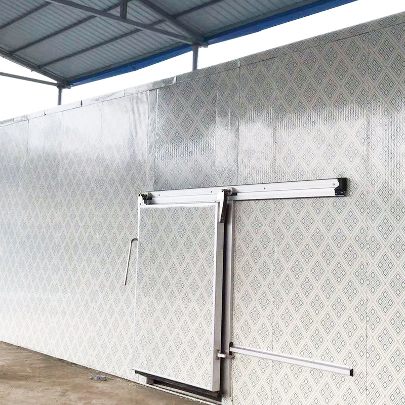 Manual sliding door